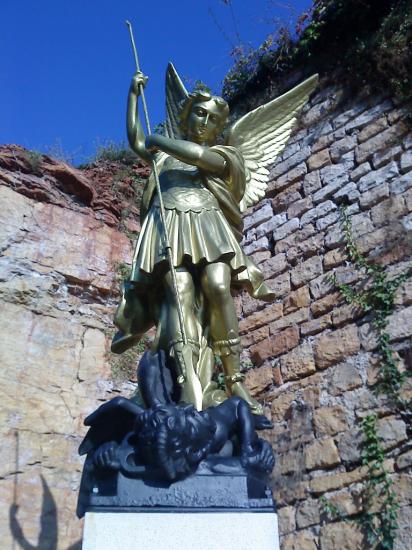 Statue dorée