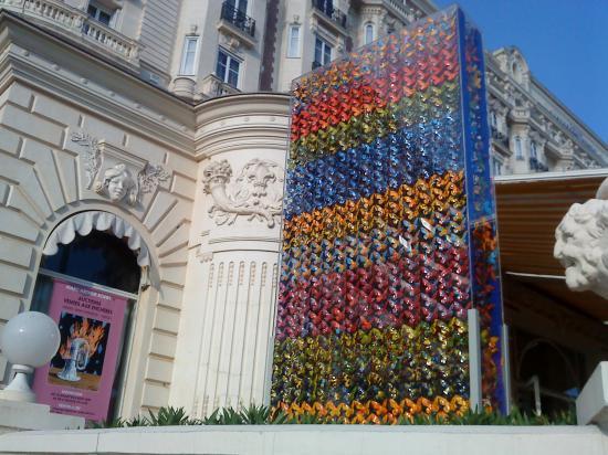 Art sur façade d'hôtel