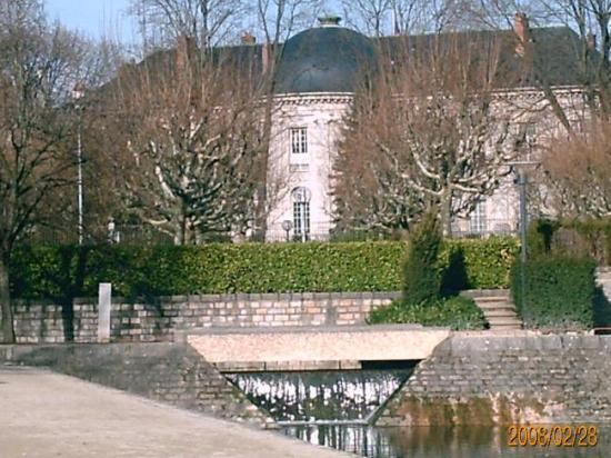 Cachée ?